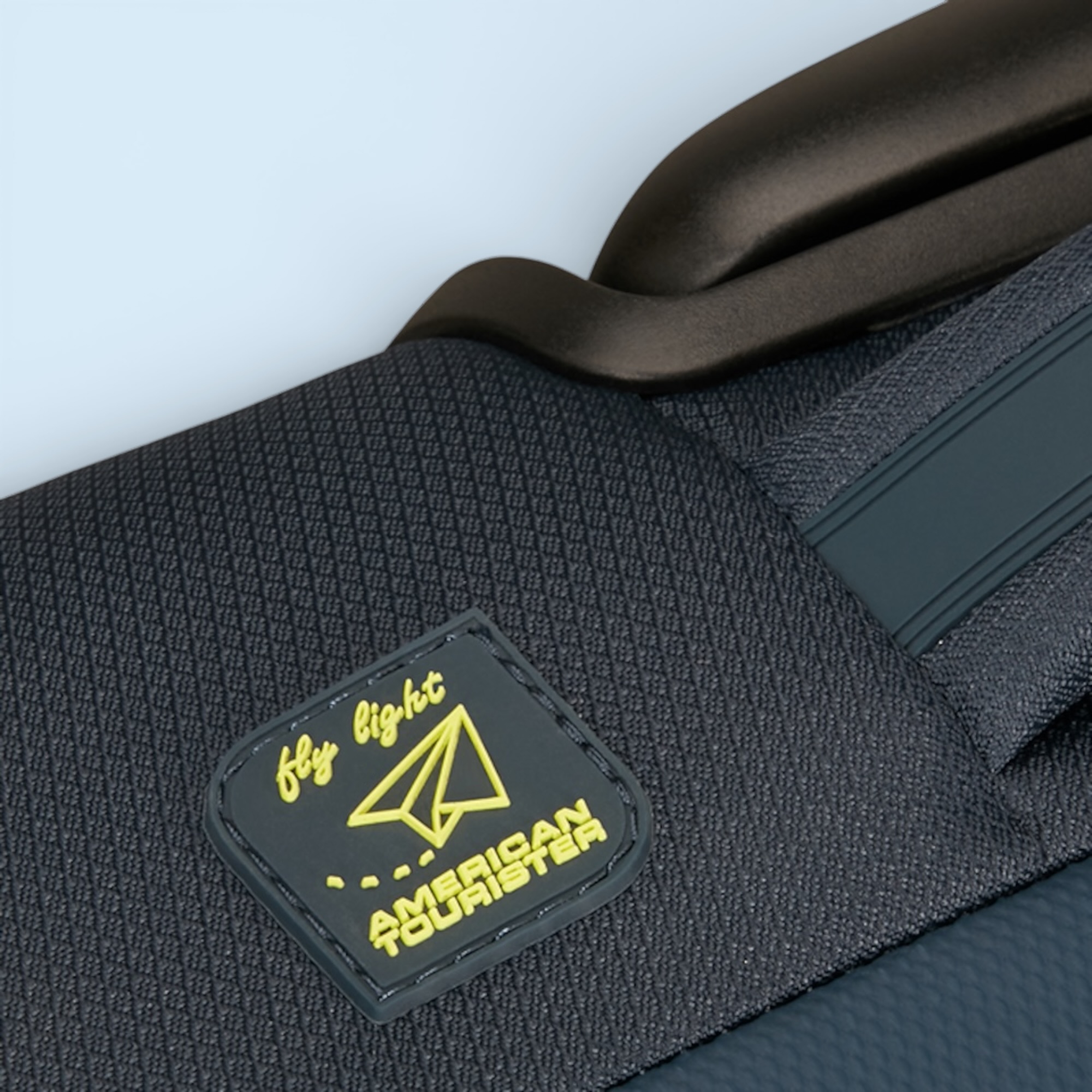 American Tourister Βαλίτσα 68cm Wanderlite Dark Navy