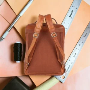 Spikes & Sparrow Virginia Δερμάτινο Σακίδιο Laptop 16,4'' Κονιάκ