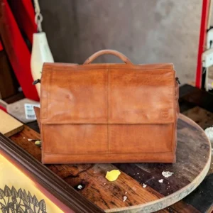 Spikes & Sparrow Benzo Δερμάτινος Χαρτοφύλακας Laptop 15,6'' Κονιάκ