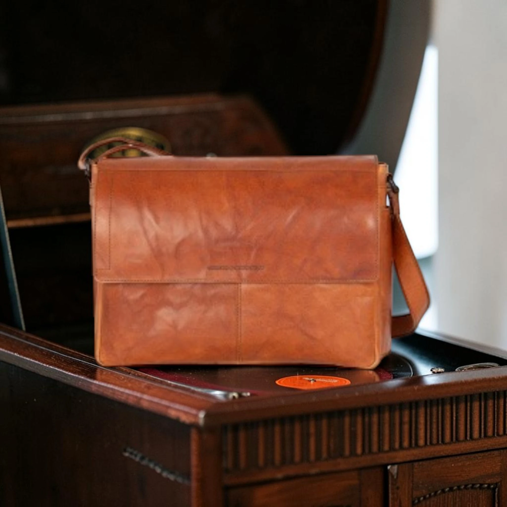 Spikes & Sparrow Ronn Δερμάτινος Χαρτοφύλακας Laptop 15,6'' Κονιάκ