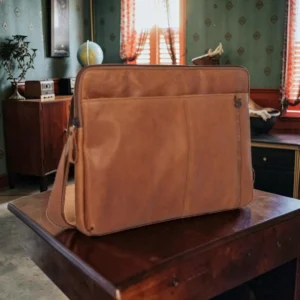 Spikes & Sparrow Seattle Δερμάτινος Χαρτοφύλακας Laptop 15,6'' Κονιάκ
