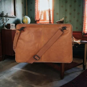 Spikes & Sparrow Seattle Δερμάτινος Χαρτοφύλακας Laptop 15,6'' Κονιάκ